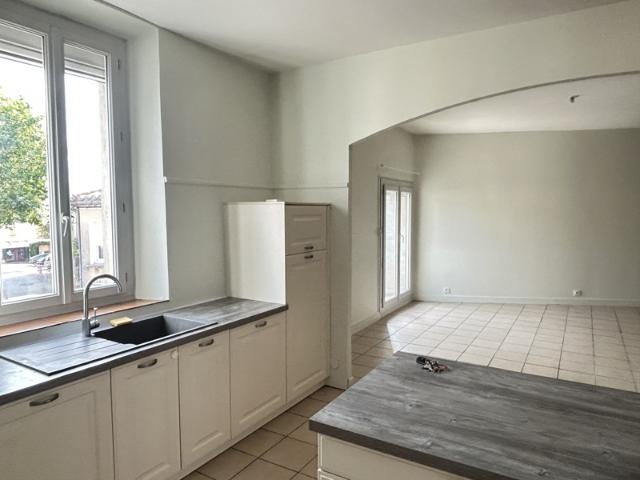 LAVALETTE T3 100 M2 CLIMATISATION GARAGE