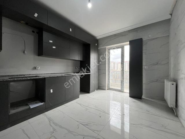 Lavanta Sitesinde Site İçi Ara Kat Kiralık Lüks Daire !