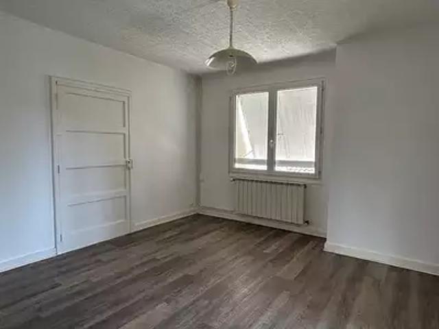 Lavardac 47230 Location appartement 4 pièces t4 au dernier étage