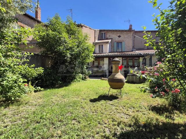 LAVAUR MAISON DE VILLE AVEC JARDIN
