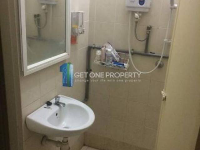 Lavender Park Lavender Park is a freehold low medium cost apartment located at Lorong Perak in Jelutong, Penang. Consists of a single 8 storey apartment block with a total of 287 apartment units. Each unit has a built up area of 696 sq.ft. and come with 3