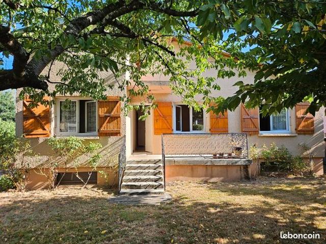 LAVERNOSE LACASSE VILLA T4 de 78 m² avec Sous sol total, terrain 513 m². Au centre