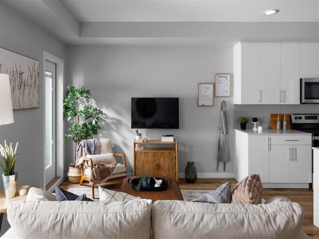 Lavida 1 Bedroom Apartment for Rent at 2165 Benvoulin Crt, Kelowna, BC V1W 0G9