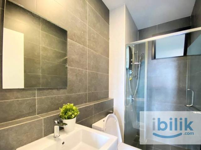 Lavile Balcony Room Near MRT Maluri For Rent