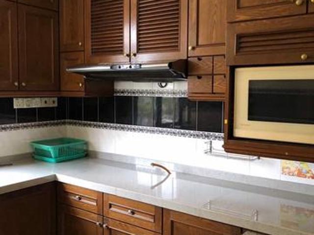 Lavinia Apartment 3Bedrooms 1400sf Renovated Furnished 1Carpark