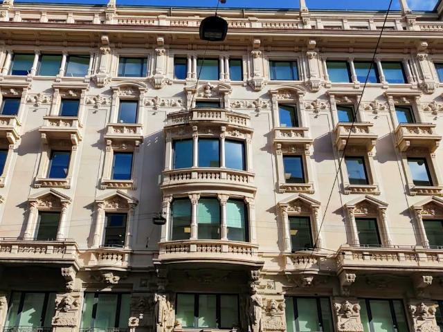 Lavora in un edificio storico nel cuore di Milano
