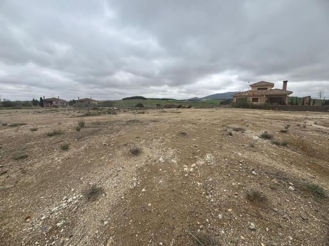 Layos. Terreno urbano en el club campo de golf 857m2