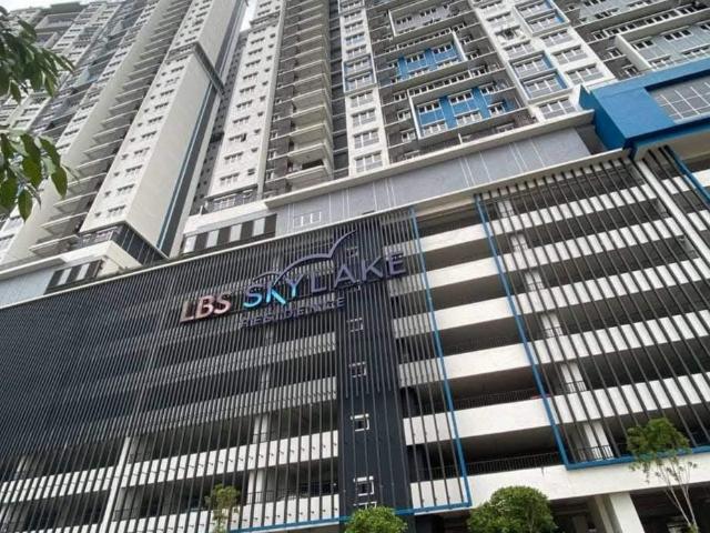 LBS Skylake Residence Medium Room with aircond FEMALE ONLY