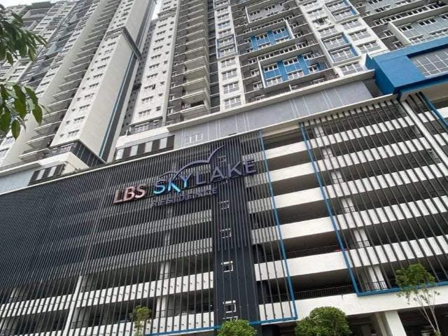 LBS Skylake Residence Medium Room with aircond FEMALE ONLY