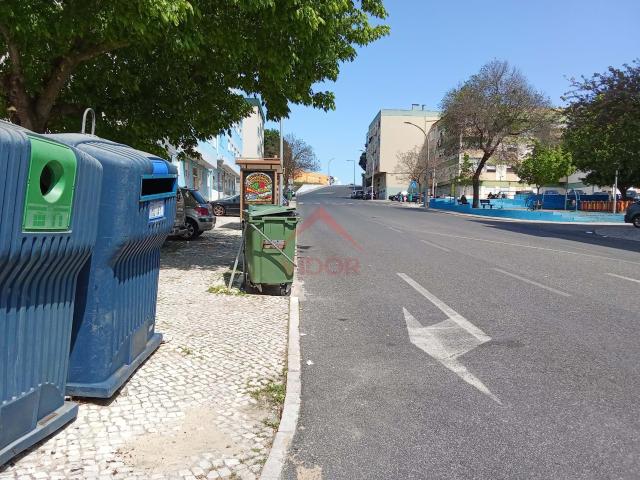 Lugar de Garagem na Rua Bartolomeu Dias Setúbal