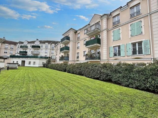 Appartement T4 avec parking et cave CARRE DE L'HORLOGE MORANGIS
