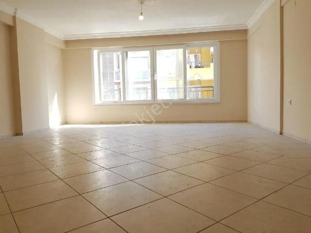 Çıldır Mahallesinnde 3+1 Kapalı Mutfak Düz Daire
