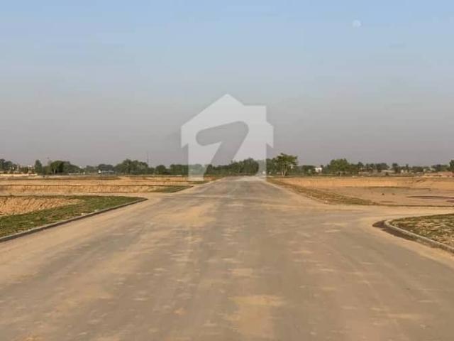 LDA CITY Lahore 5 Marla Plot For Sale Near To 200ft Chenab Road Back To Eithad Town Phase 4 Hot Locations Best Opportunity For Investment Property
