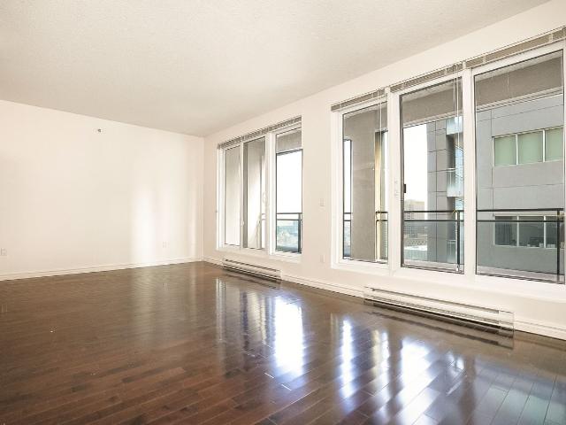 Le 400 Sherbrooke ouest 1 Bedroom Apartment for Rent at 400 400, Sherbrooke Ouest, Montréal, QC H3A 0A9 Quartier Ville Marie