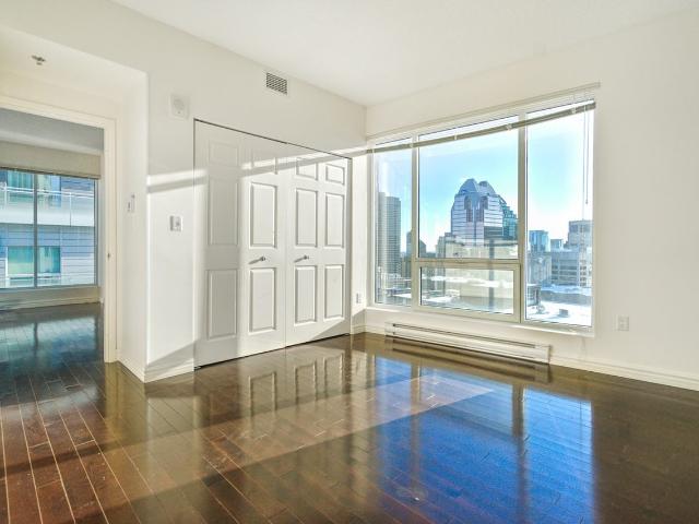 Le 400 Sherbrooke ouest 1 Bedroom Apartment for Rent at 400 400, Sherbrooke Ouest, Montréal, QC H3A 0A9 Quartier Ville Marie
