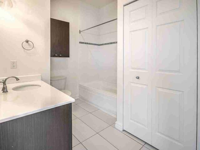 Le 400 Sherbrooke ouest 2 Bedroom Apartment for Rent at 400 400, Sherbrooke Ouest, Montréal, QC H3A 0A9 Quartier Ville Marie
