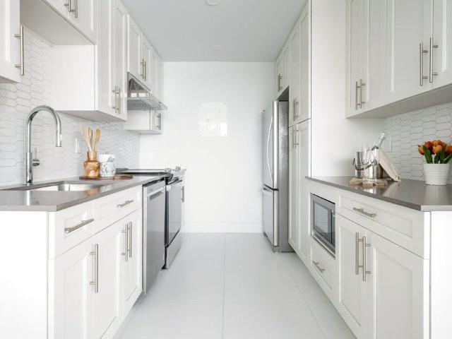 Le 4300 1 Bedroom Apartment for Rent at 4300 Boul De Maisonneuve O, Westmount, QC H3Z 1K8