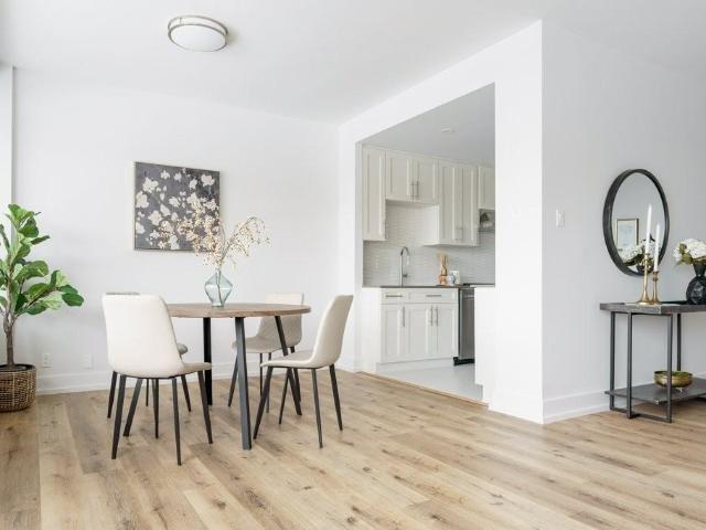 Le 4300 3 Bedroom Apartment for Rent at 4300 Boul De Maisonneuve O, Westmount, QC H3Z 1K8