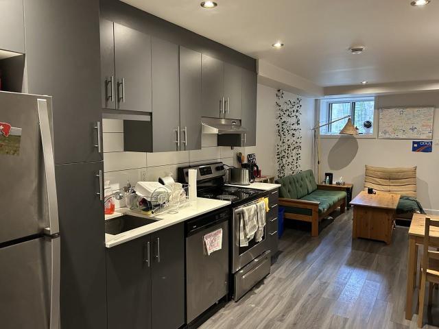 Le 2065 2 Bedroom Apartment for Rent at 2065 Rue Chomedey, Montréal, QC H3H 2A8