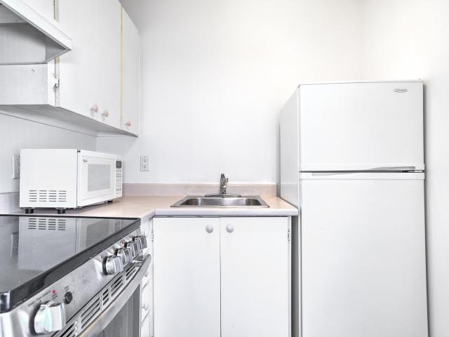 Le 2100 Studio Apartment for Rent