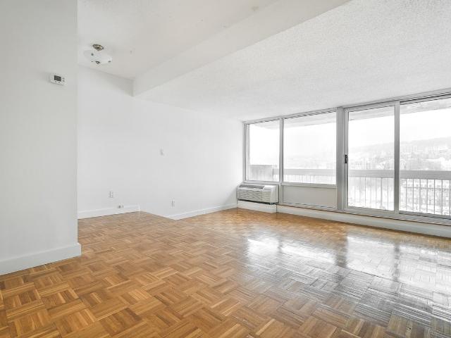 Le 2100 Studio Apartment for Rent at 2100 Boul De Maisonneuve O, Montréal, QC H3H 1K6