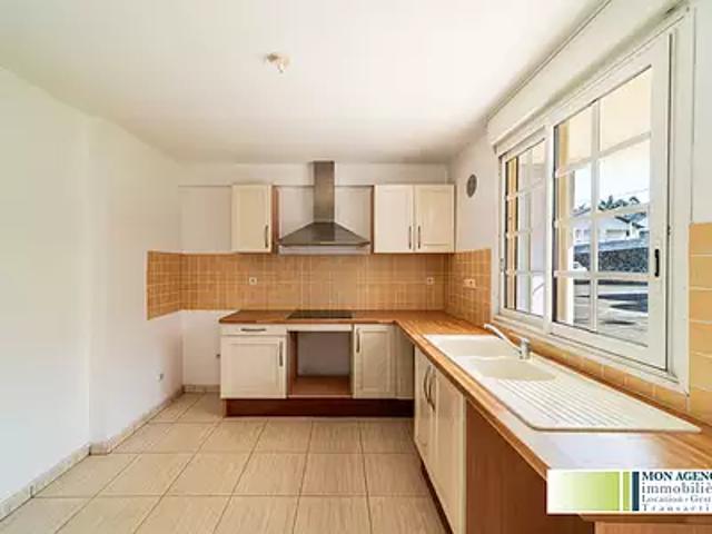 Le Tampon 97430 Location appartement 3 pièces t3 au dernier étage