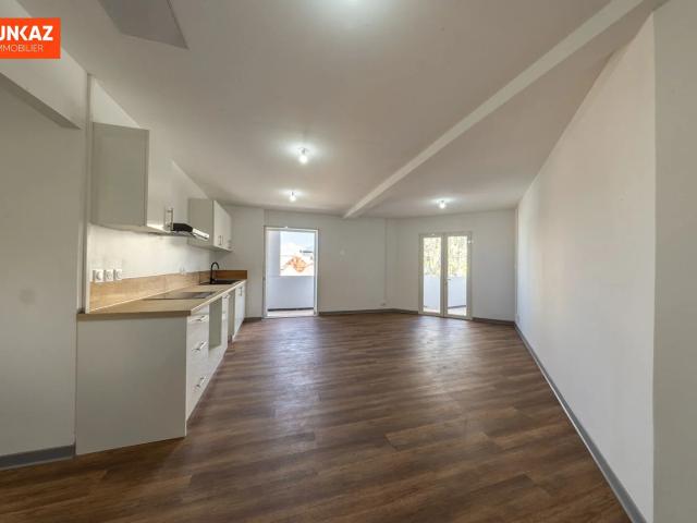 Le Tampon centre appt T4 1080 CC Louer Appartements Le Tampon SUNKAZ