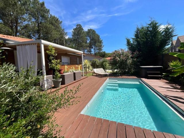 LE TEICH MAISON 93M2 PISCINE JACCUZI