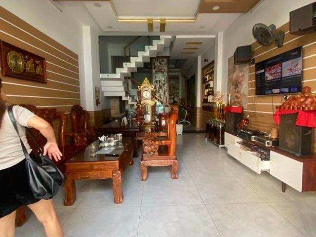 Lê Thị Riêng 7.89 tỷ