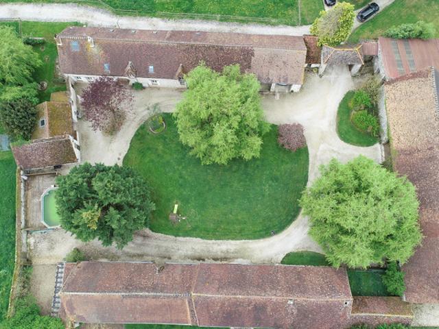 LE THOULT TROSNAY 51 Grand corps de ferme idéal évenementiel activité gîtes en place