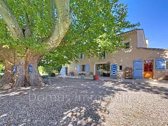 Le Thor 84250 Achat / Vente maison 8 pièces t8 piscine parking