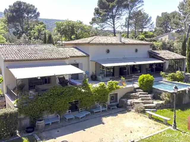 Le Thoronet 83340 Achat / Vente maison 5 pièces t5 au dernier étage piscine