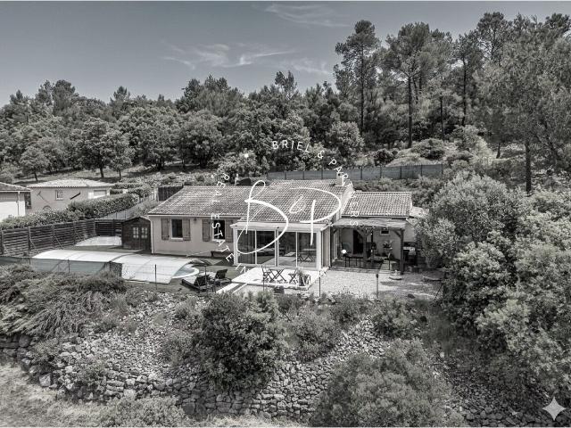 Le Thoronet, 3 chambres, position dominante, piscine 95m² Le Thoronet