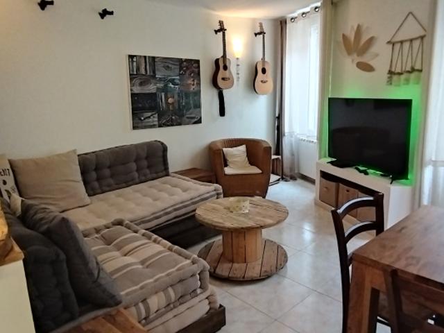 Le Thoronet Appartement T2 rénové avec remise aménagée