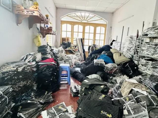 Lê Thúc Hoạch Xe Tải Đỗ Cửa Hẻm Thông Thoáng 45M2 3 Tầng Đúc Nở Hậu Nhẹ Đang Cho