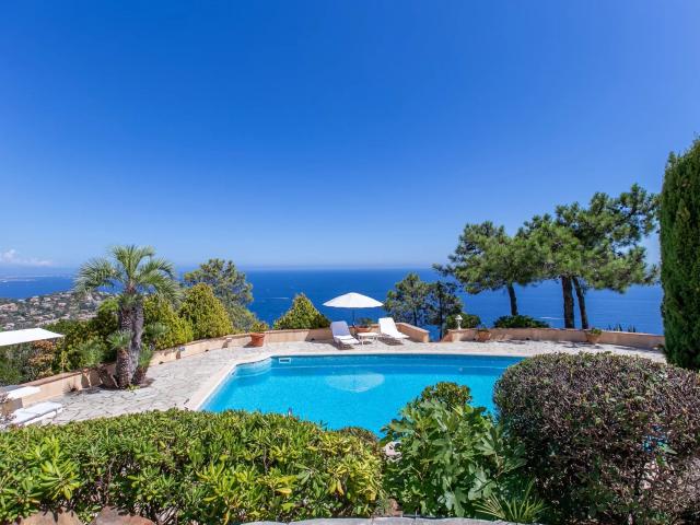 Le Trayas: Exceptionnelle villa avec vue mer panoramique 265m² Le Cannet