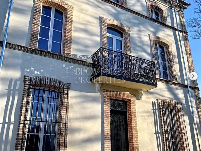 Baisse de Prix: Rare Maison de Maître de 157 m² avec Piscin. 157m² Le Val