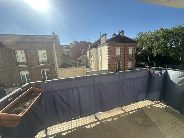 LE VÉSINET HYPER CENTRE 3 PIECES AVEC DEUX TERRASSES