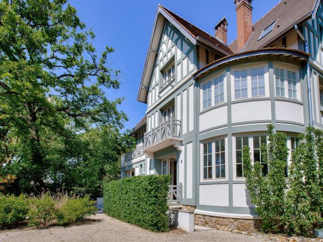 Le Vésinet LAC SUPÉRIEUR Maison anglo normande 380m² Terrain 3200m²