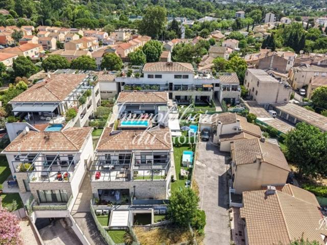 LE VILLAGIO Appartement T2 de 44m2 Terrasse Garage 13011