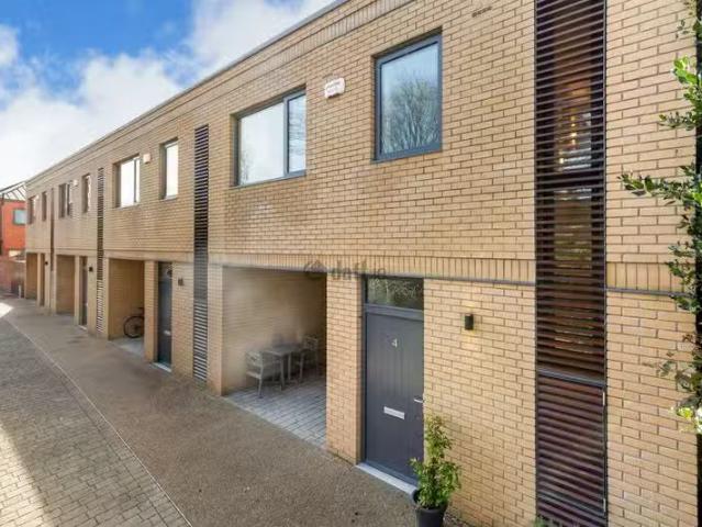 Le Bas Mews, Effra Road, Rathmines, Dublin 6 is for rent
