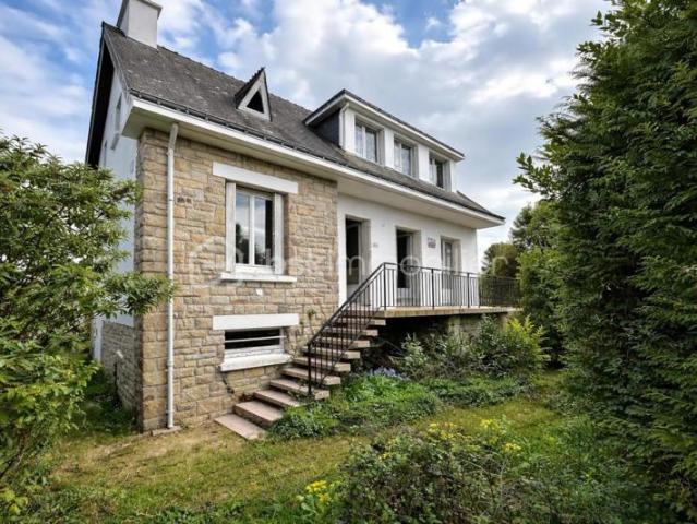 Le Bono – Maison familiale de 125 m² à rénover, à pied du port et des commerces
