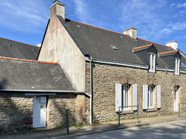 LE BONO, exclusivité MOCQUARD immobilier.Découvrez cet ensemble immobilier plein de charme, idéal pour un inv