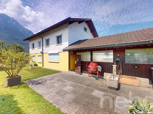 Le Bouveret: Villa mit zwei Wohnungen in einer Eigentumswohnung