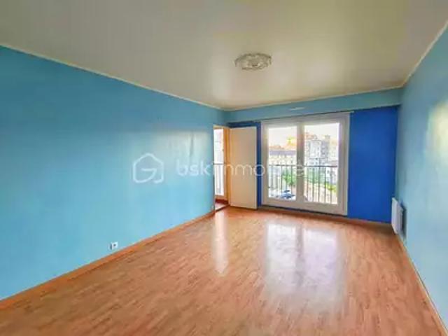 Le Bourget 93350 Achat / Vente appartement 2 pièces t2 cave