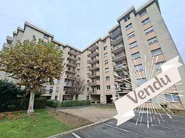 Le Bourget 93350 Achat / Vente appartement 2 pièces t2 parking