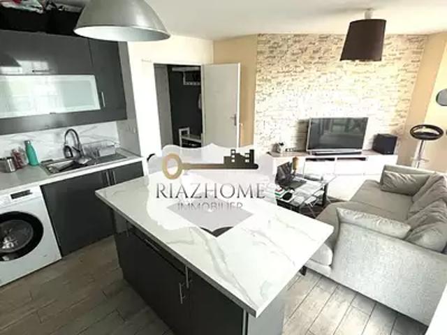 Le Bourget 93350 Achat / Vente appartement 3 pièces t3 au dernier étage