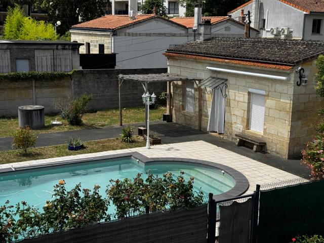LE BOUSCAT Magnifique Maison de 85 m2 avec Piscine Pool House