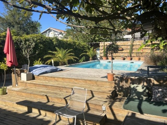 LE BOUSCAT MAISON CONTEMPORAINE 5 CHAMBRES JARDIN PISCINE