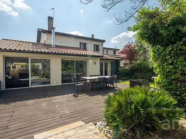 Le Bouscat 33110 Achat / Vente maison 7 pièces t7 au dernier étage parking